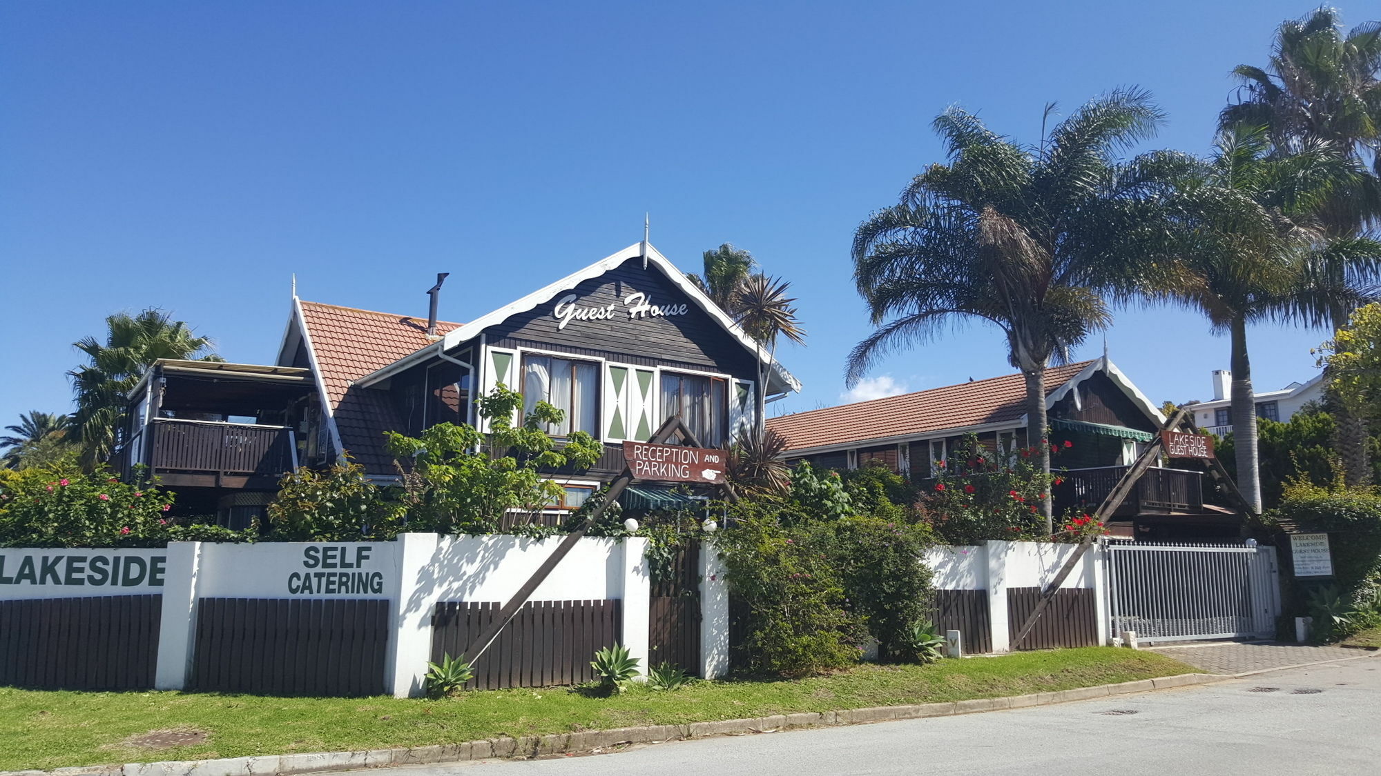 Lakeside Knysna Accomodation Exterior photo